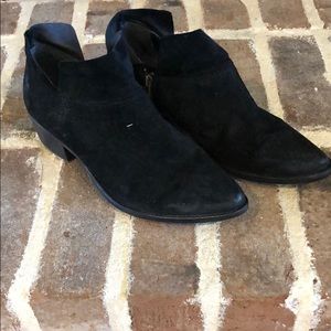 Steve Madden Phoenix black booties size 8